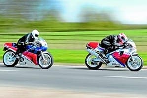Road Test: Honda RC30 v Yamaha 0W01