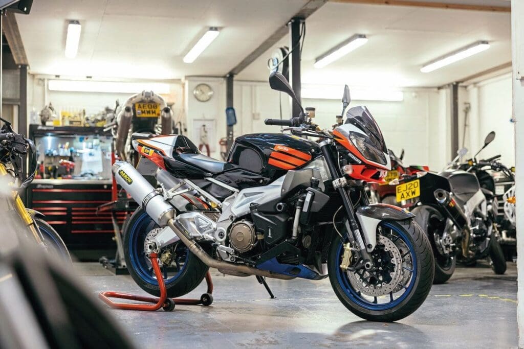 Aprilia tuono bike hotsell